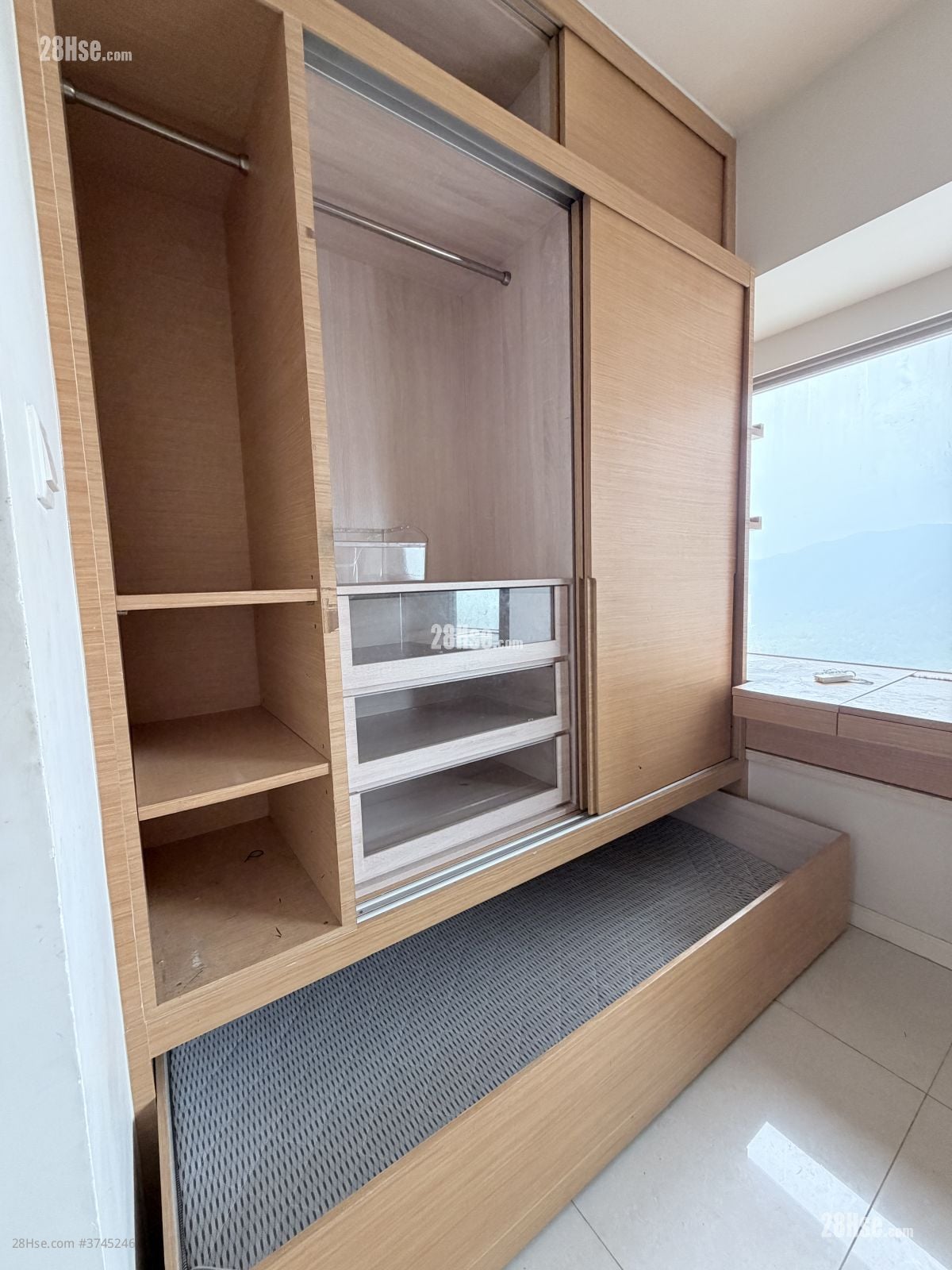 致蓝天 租盘 5+ 房 , 2 浴室 792 平方尺