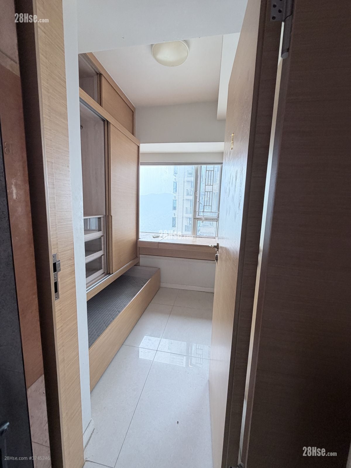 致蓝天 租盘 5+ 房 , 2 浴室 792 平方尺