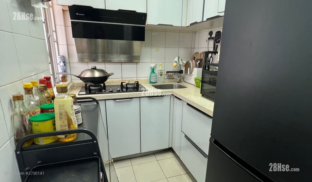 Ping Yan Court Sell 2 Bedrooms 380 ft²