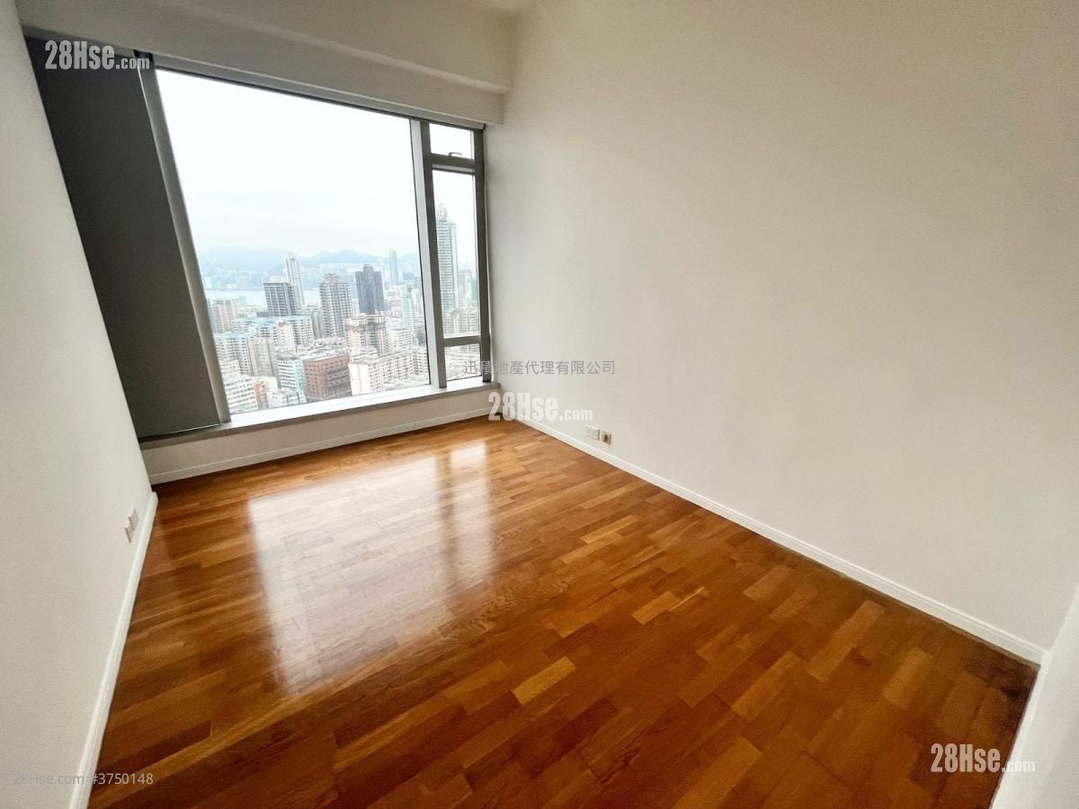 Forfar Rental 4 Bedrooms , 3 Bathrooms 1,879 ft²