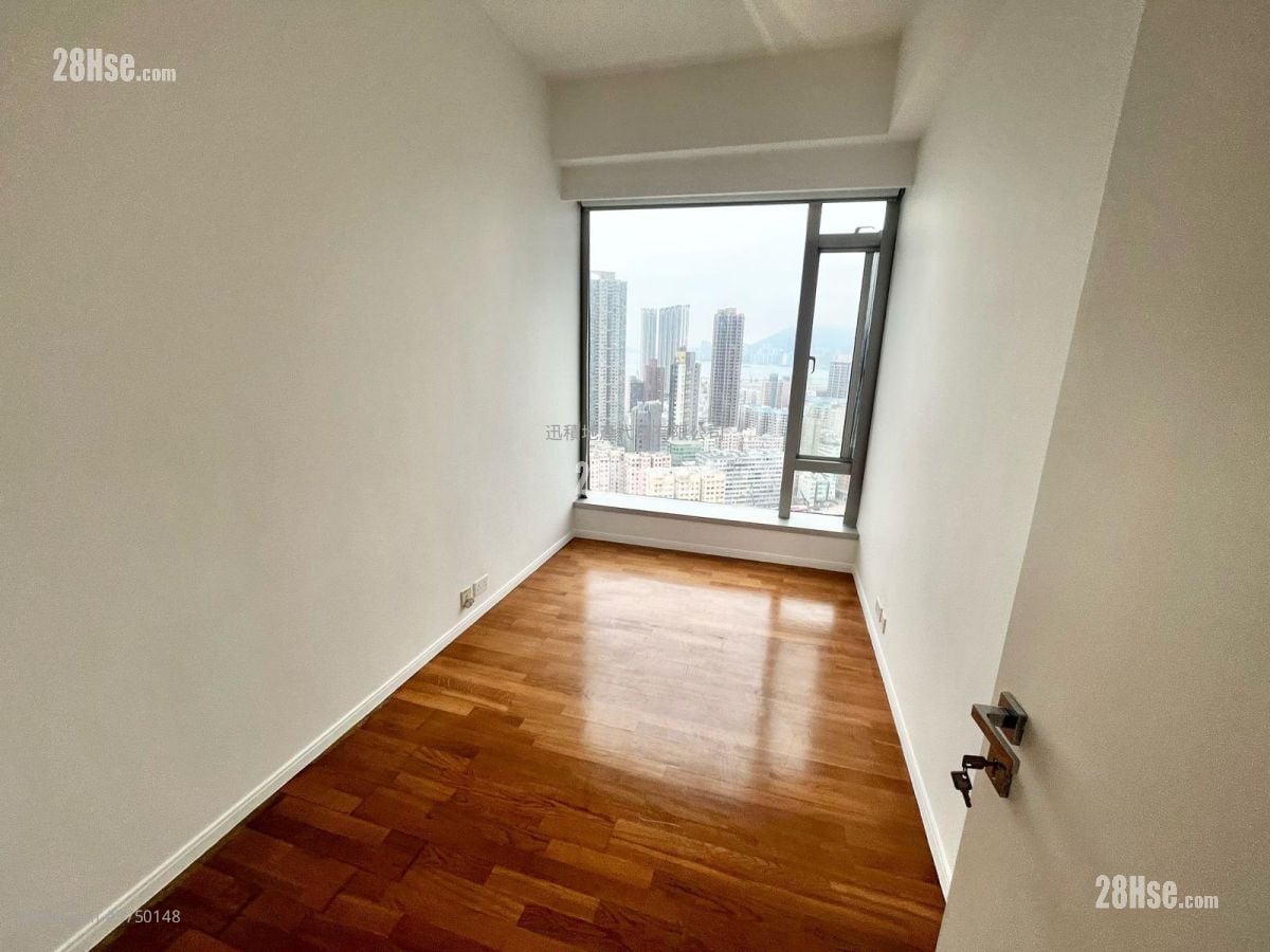 Forfar Rental 4 Bedrooms , 3 Bathrooms 1,879 ft²