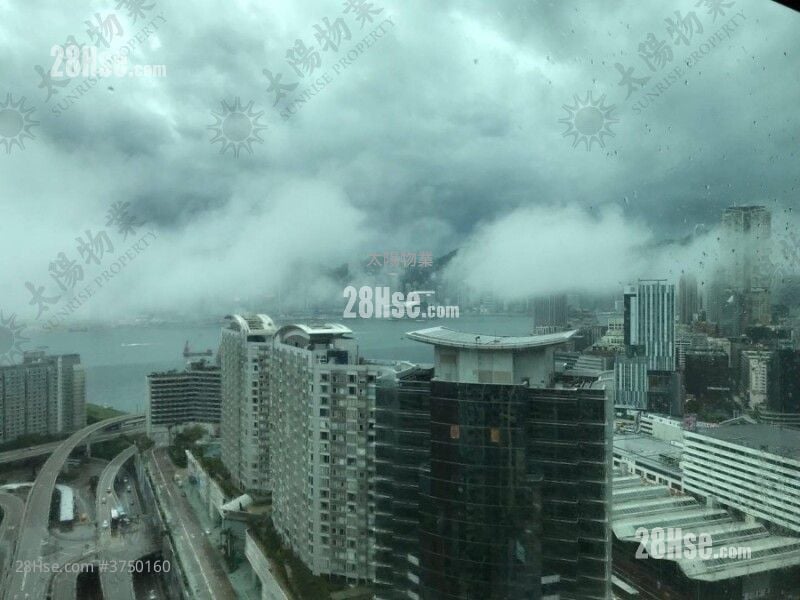 半岛豪庭 售盘 3 房 1,043 平方尺