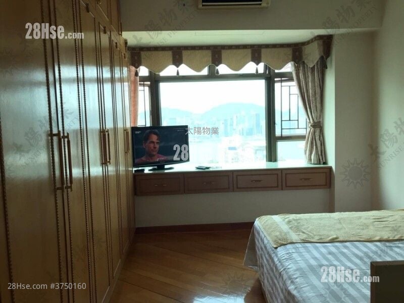 半岛豪庭 售盘 3 房 1,043 平方尺