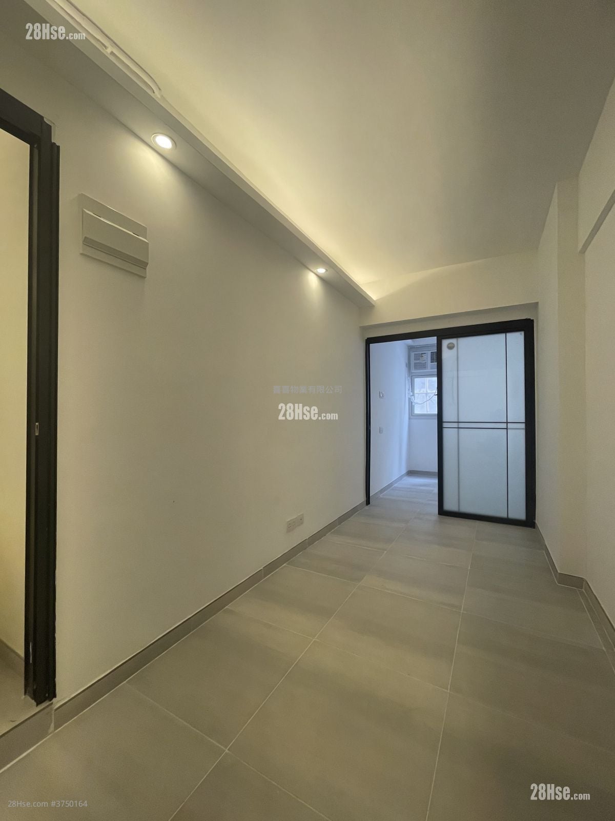 单幢楼房 租盘 2 房 , 1 浴室 300 平方尺