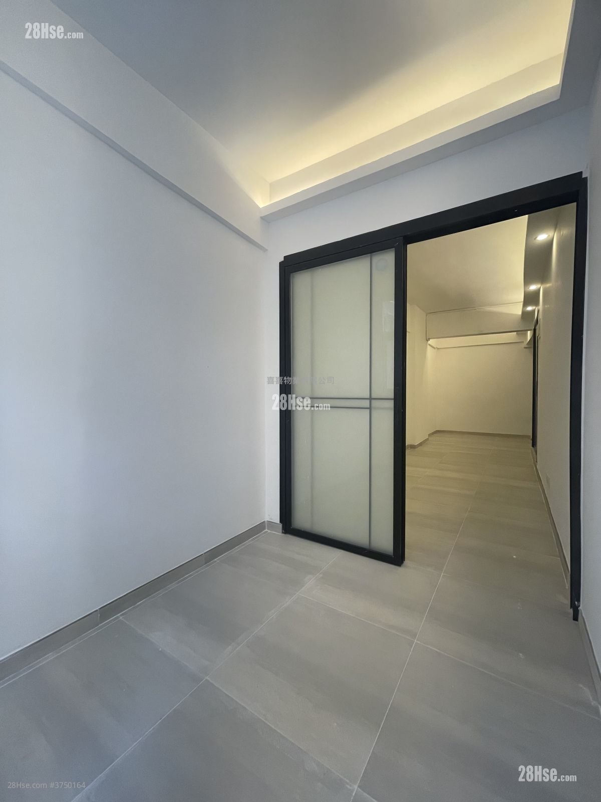 单幢楼房 租盘 2 房 , 1 浴室 300 平方尺