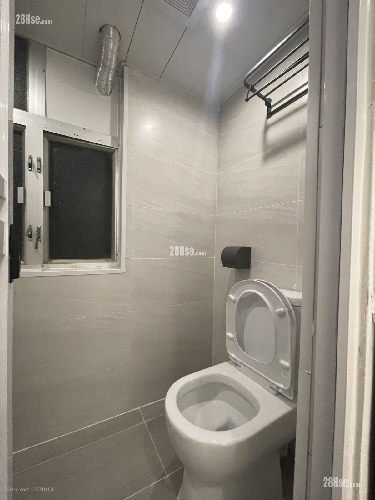 单幢楼房 租盘 2 房 , 1 浴室 300 平方尺