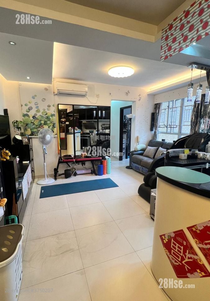 Hong Sing Garden Sell 3 Bedrooms , 1 Bathroom 588 ft²