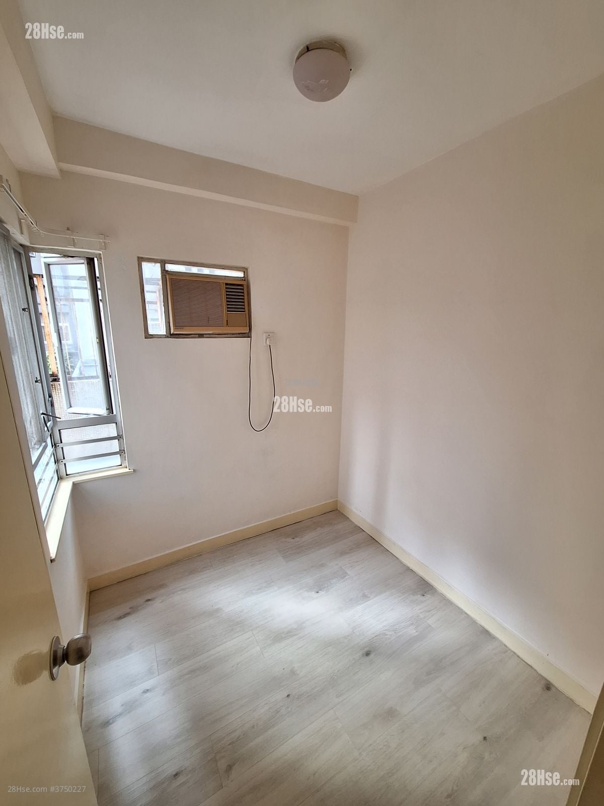 协辉大厦 售盘 3 房 , 1 浴室 377 平方尺