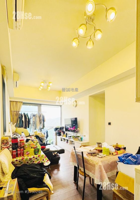 上源 售盘 3 房 , 2 浴室 738 平方尺