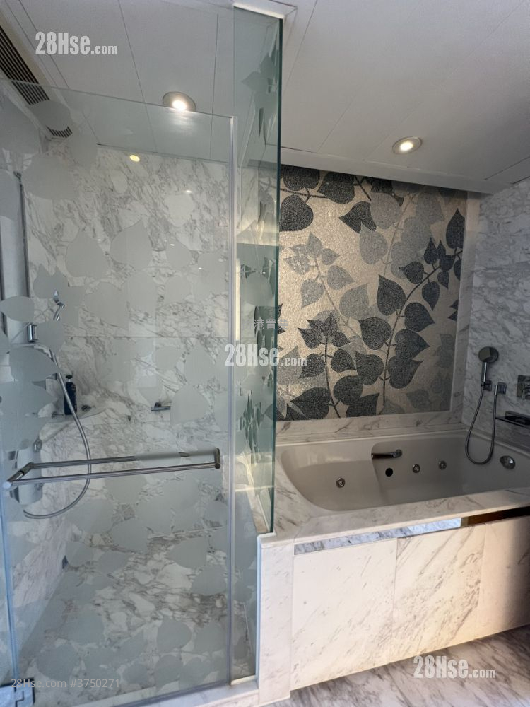 名鑄 租盤 3 房 , 5+ 浴室 2,110 平方呎