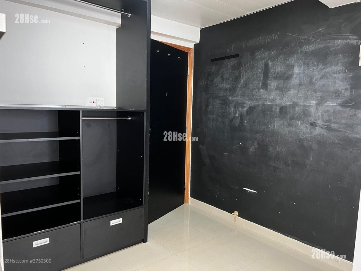 Po Hing Mansion Rental Studio , 1 Bathroom 486 ft²