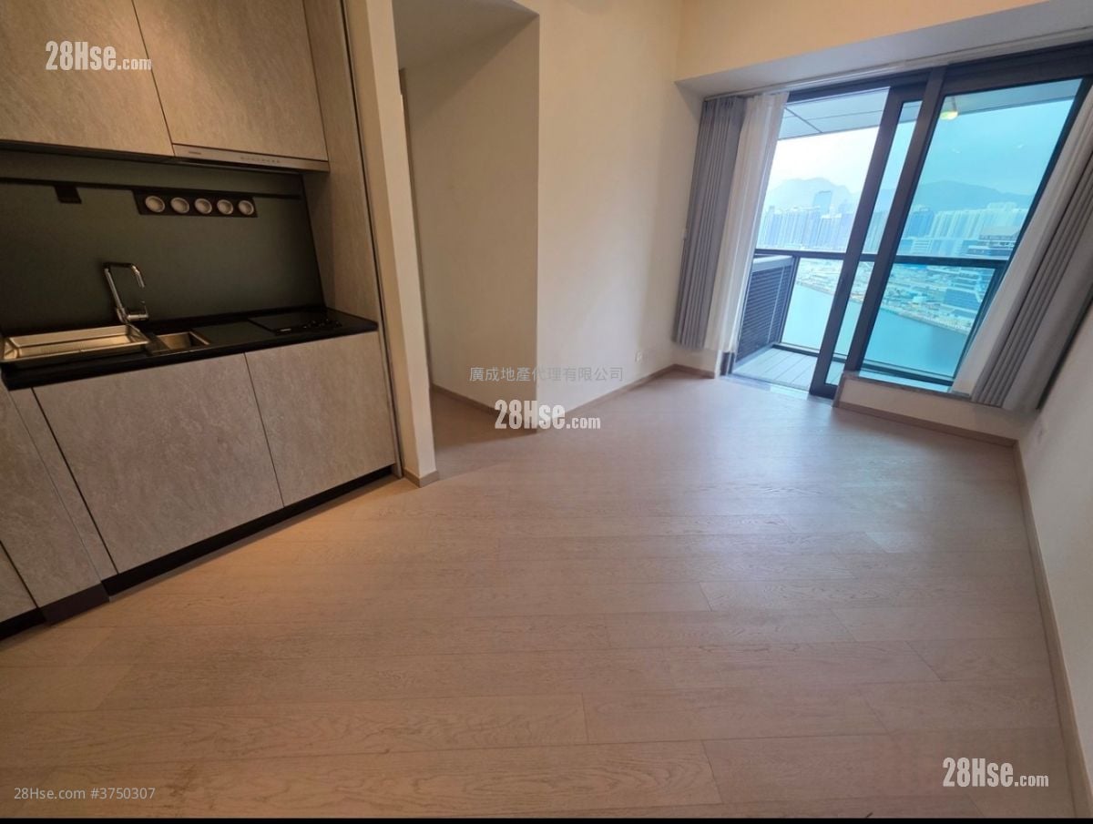 One Victoria Rental 2 Bedrooms , 1 Bathroom 451 ft²