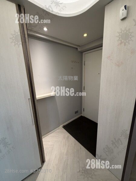 Harbour Place Sell 3 Bedrooms 590 ft²