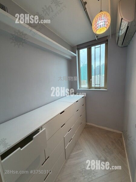 Harbour Place Sell 3 Bedrooms 590 ft²