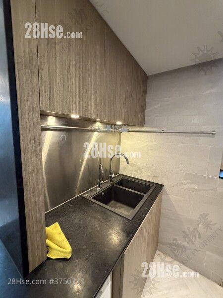 Harbour Place Sell 3 Bedrooms 590 ft²