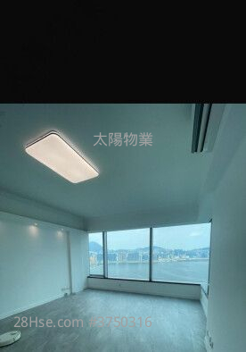 Harbourfront Landmark Sell 4 Bedrooms 1,420 ft²