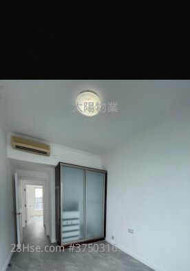 Harbourfront Landmark Sell 4 Bedrooms 1,420 ft²