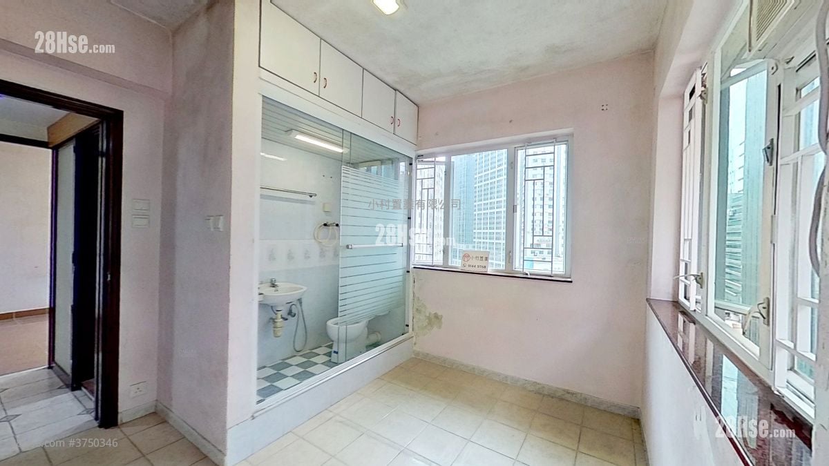 master room: Lai Wah Mansion Sell 4 Bedrooms , 2 Bathrooms 872 ft²