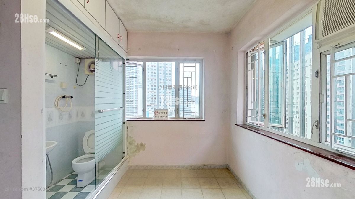 master room: Lai Wah Mansion Sell 4 Bedrooms , 2 Bathrooms 872 ft²