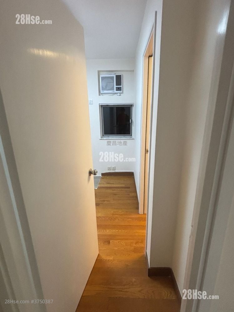 Bedford Gardens Rental 3 Bedrooms , 1 Bathroom 597 ft²