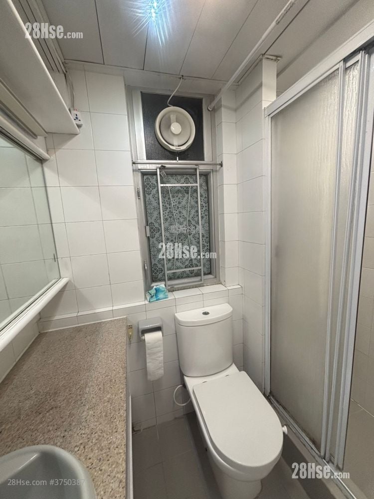 Bedford Gardens Rental 3 Bedrooms , 1 Bathroom 597 ft²