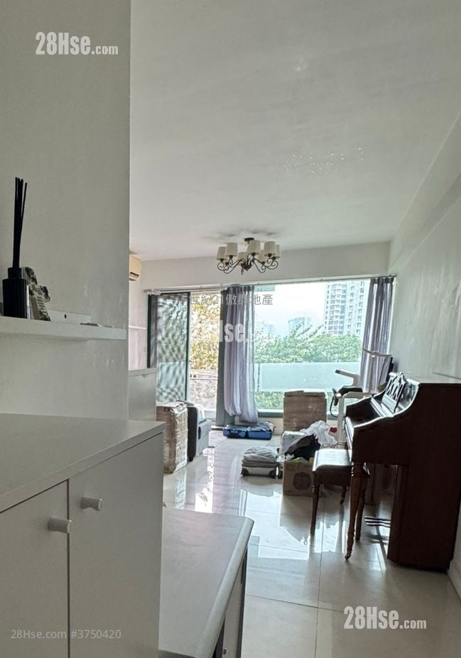 Meridian Hill Sell 4 Bedrooms , 2 Bathrooms 990 ft²