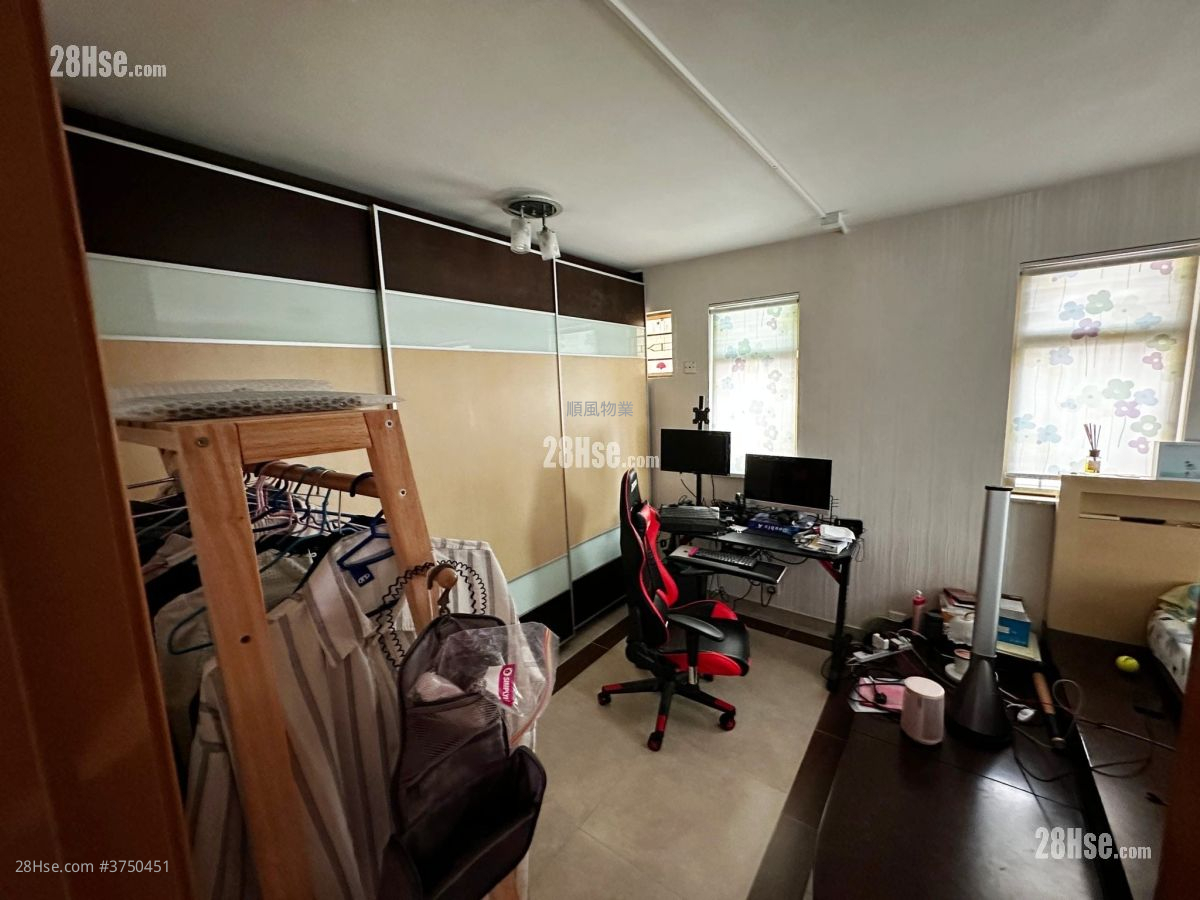 Village Sell 4 Bedrooms , 2 Bathrooms 700 ft²