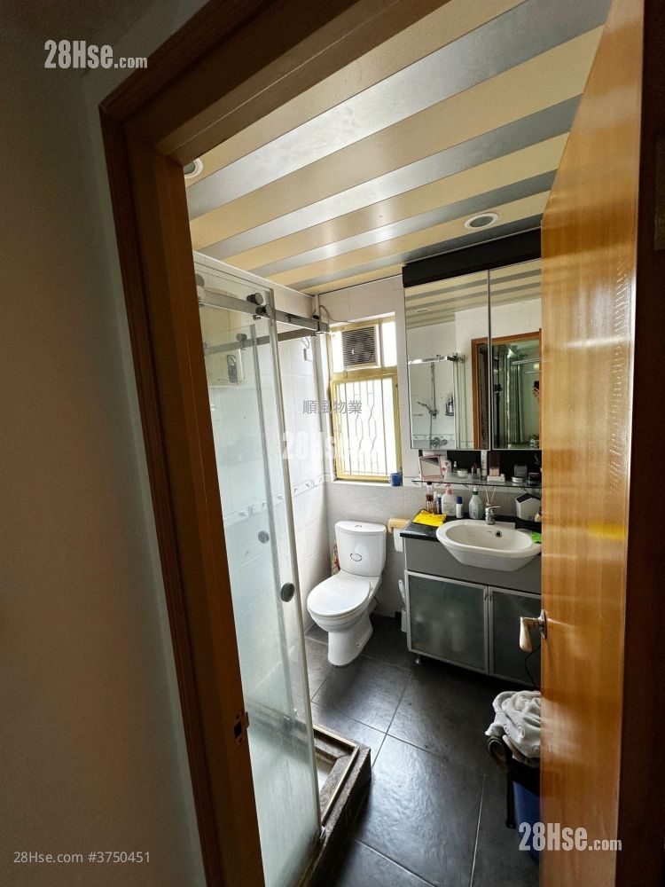 Village Sell 4 Bedrooms , 2 Bathrooms 700 ft²