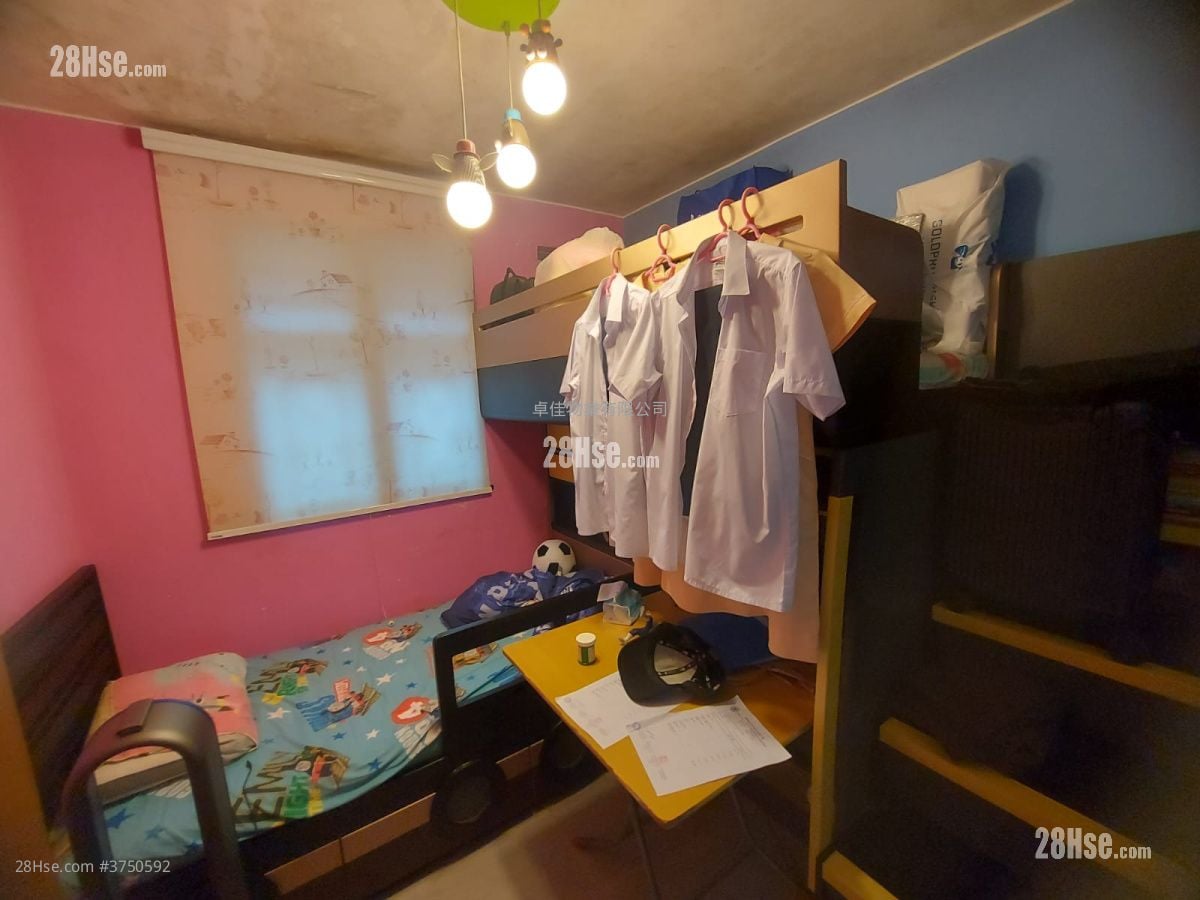 村屋 售盘 3 房 , 2 浴室