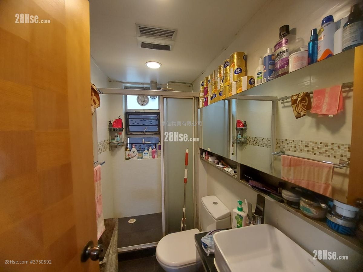 村屋 售盘 3 房 , 2 浴室