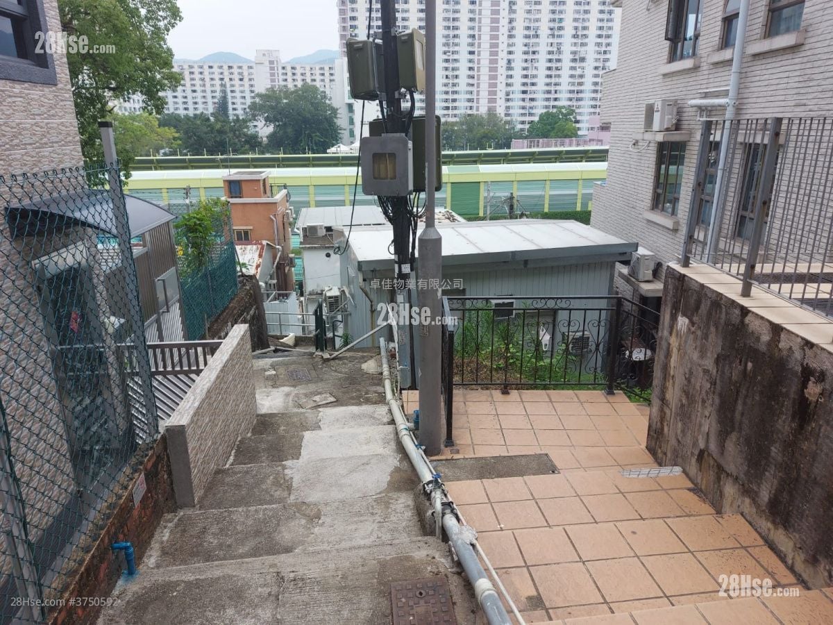 村屋 售盘 3 房 , 2 浴室