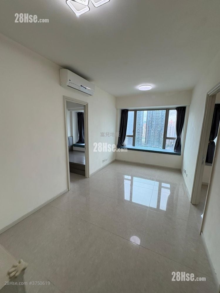 Yuccie Square Sell 2 Bedrooms 423 ft²