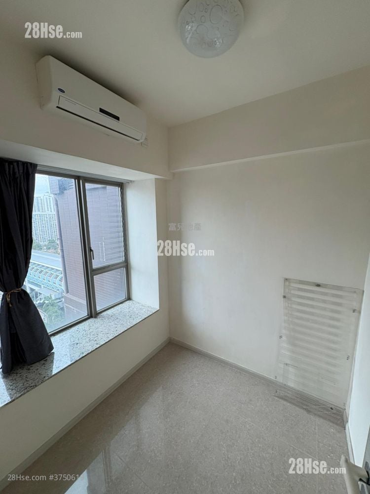 Yuccie Square Sell 2 Bedrooms 423 ft²