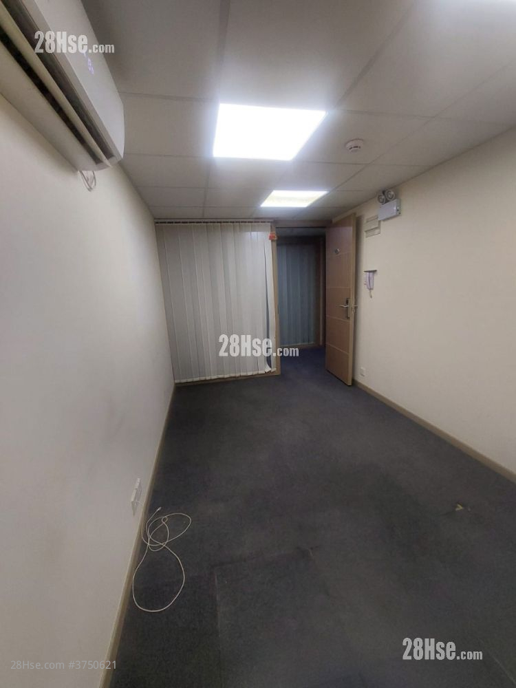 再發工廠大廈 租盤 120 平方呎