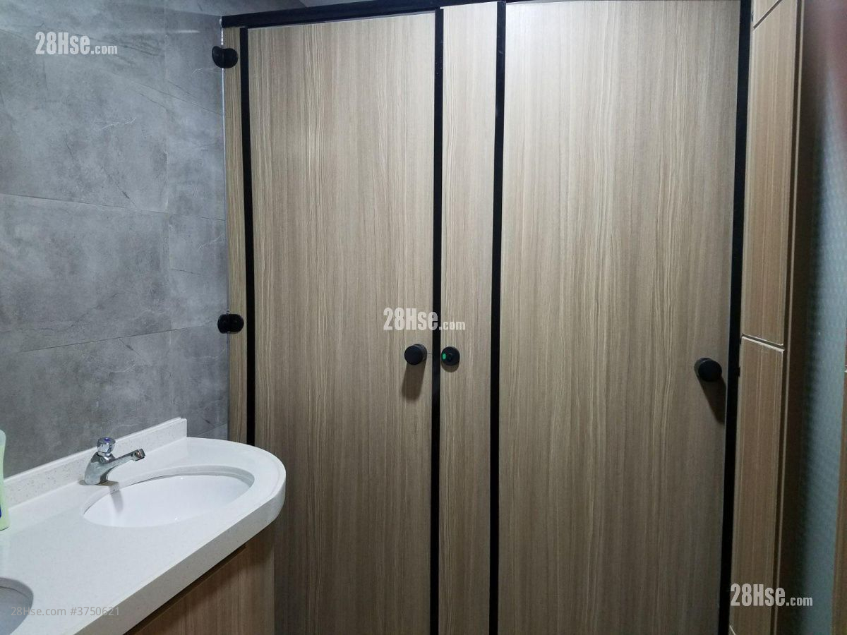 再發工廠大廈 租盤 120 平方呎