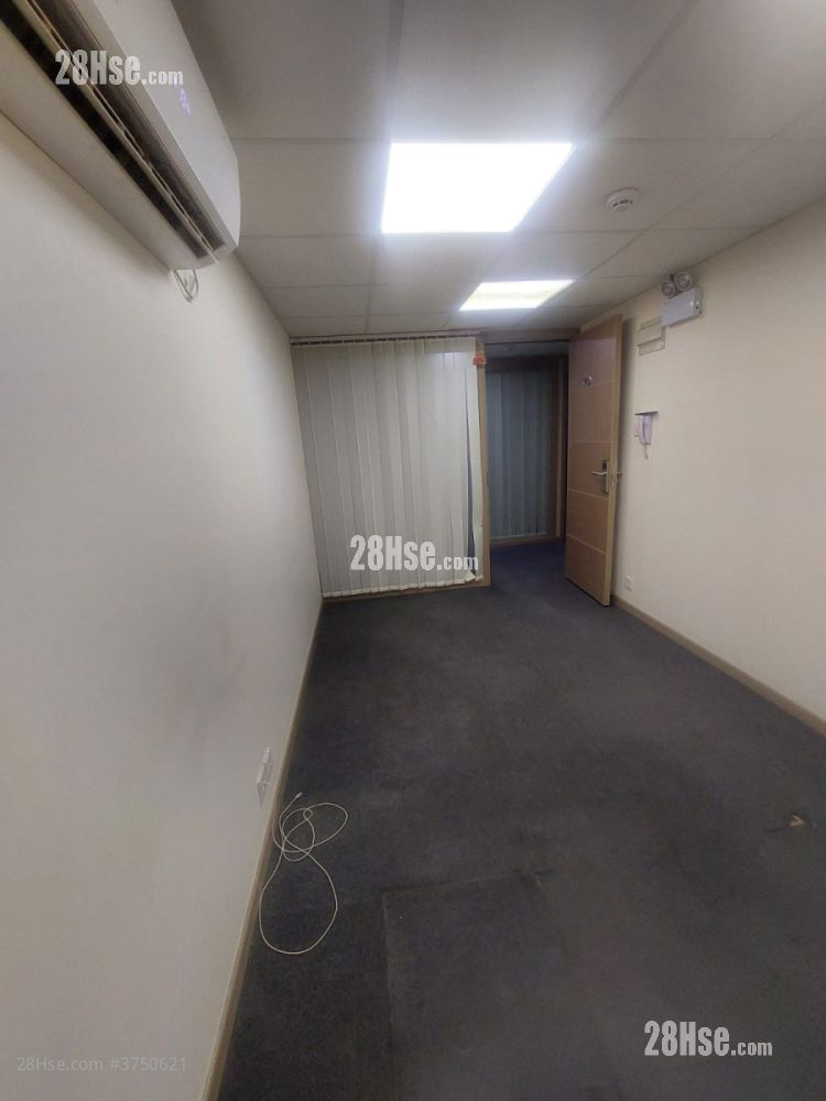 再發工廠大廈 租盤 120 平方呎