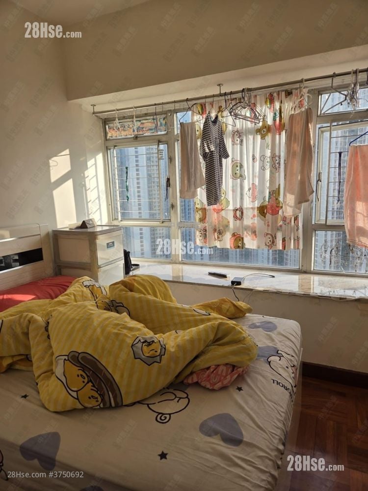 Kingswood Villas Sell 2 Bedrooms , 1 Bathroom 448 ft²