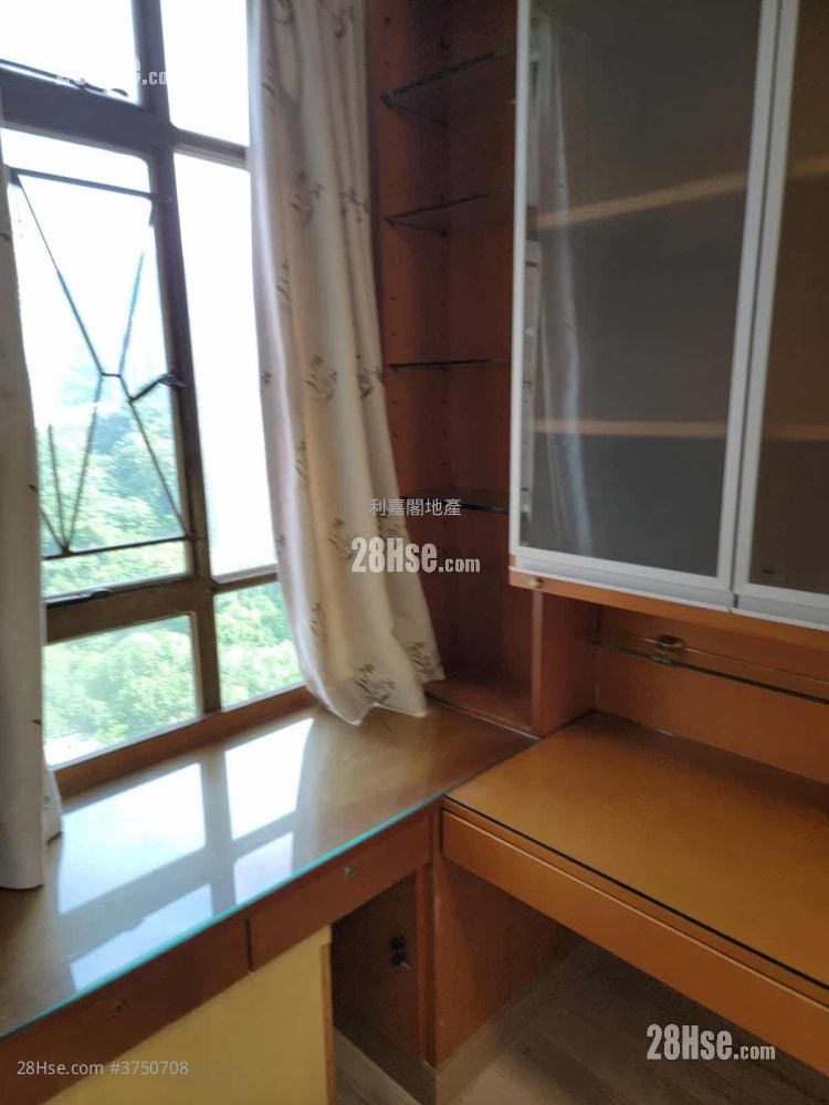 新峰花园 售盘 3 房 , 2 浴室 865 平方尺