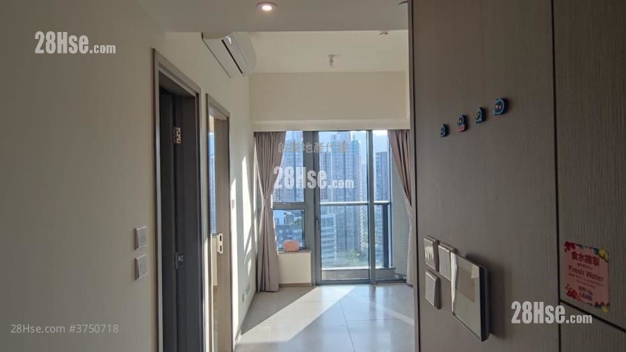 廳: Novo Land 租盤 1 房 , 1 浴室 306 平方呎