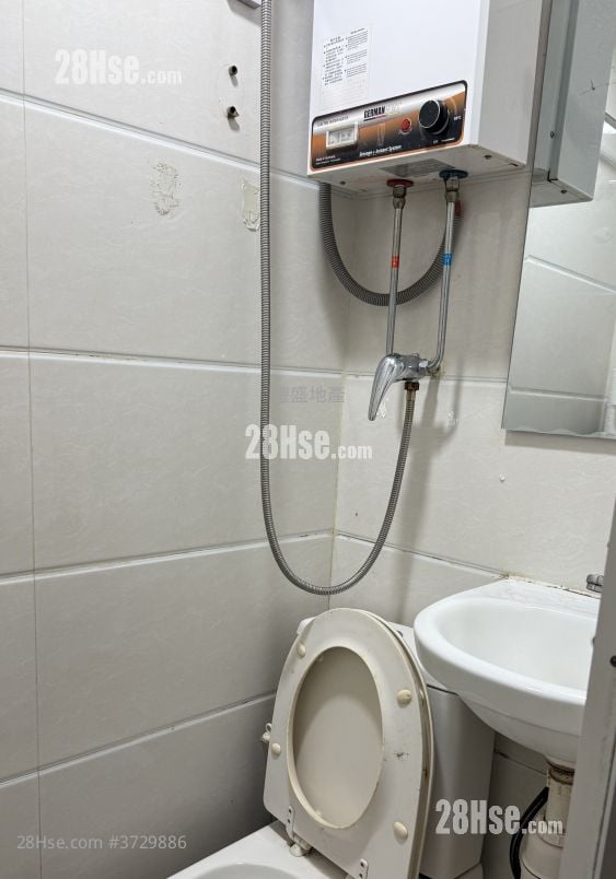 Hing Wong Mansion Rental 150 ft²