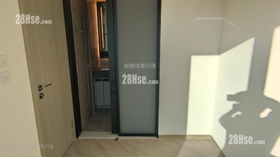 主人房: Novo Land 租盤 1 房 , 1 浴室 306 平方呎