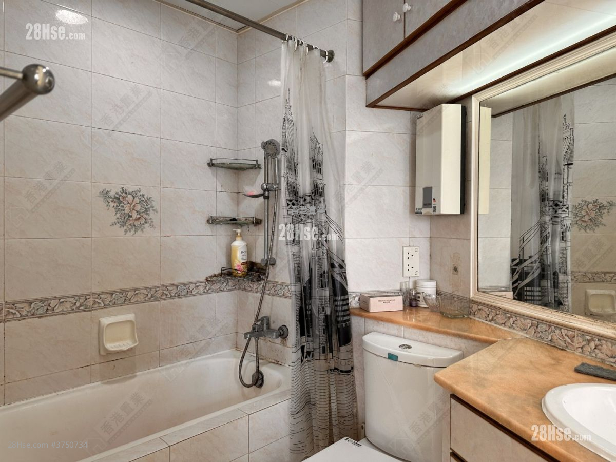 和富中心 租盤 4 房 , 3 浴室 1,267 平方呎