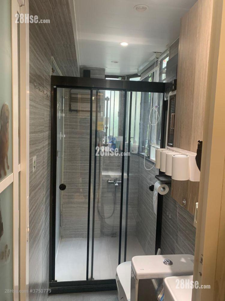 Gracious Mansion Sell 1 Bedroom , 1 Bathroom 216 ft²