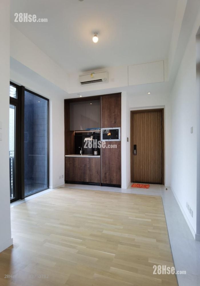 Hyde Park Sell Studio , 1 Bathroom 306 ft²