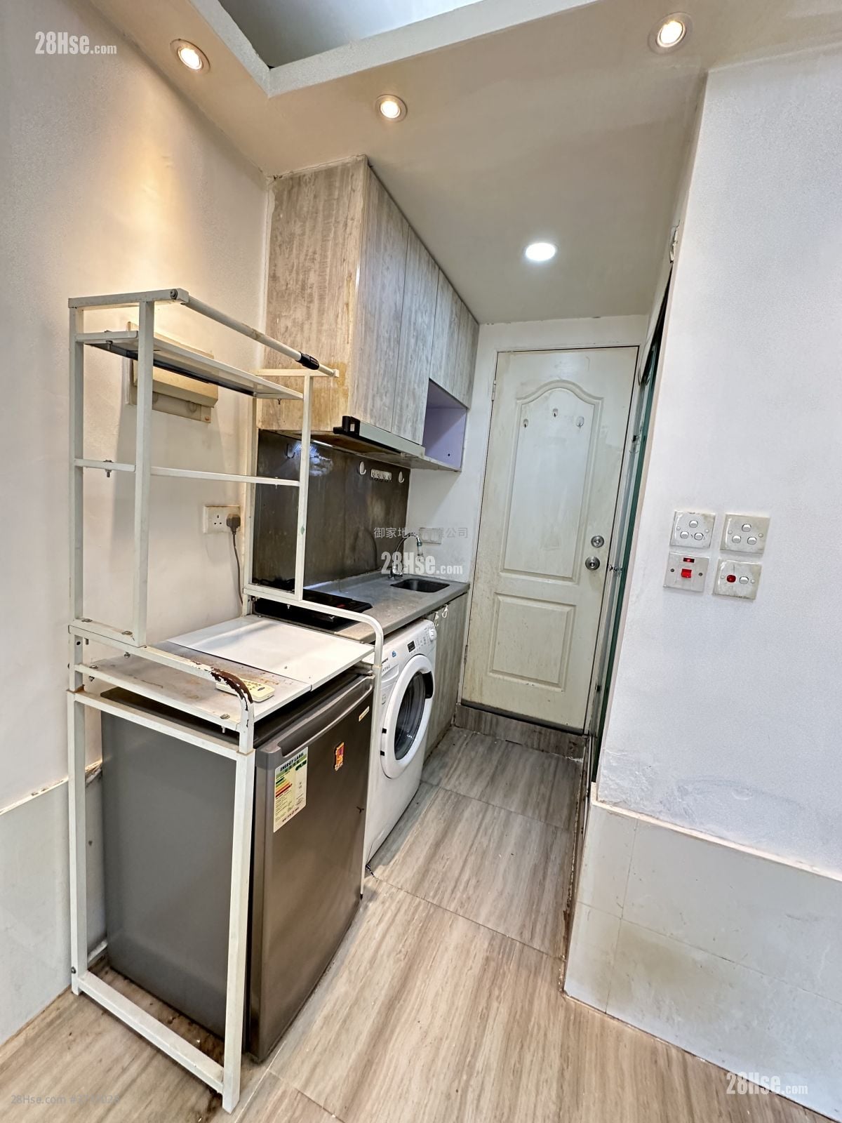 Stairs.building Rental 1 Bedroom , 1 Bathroom 165 ft²