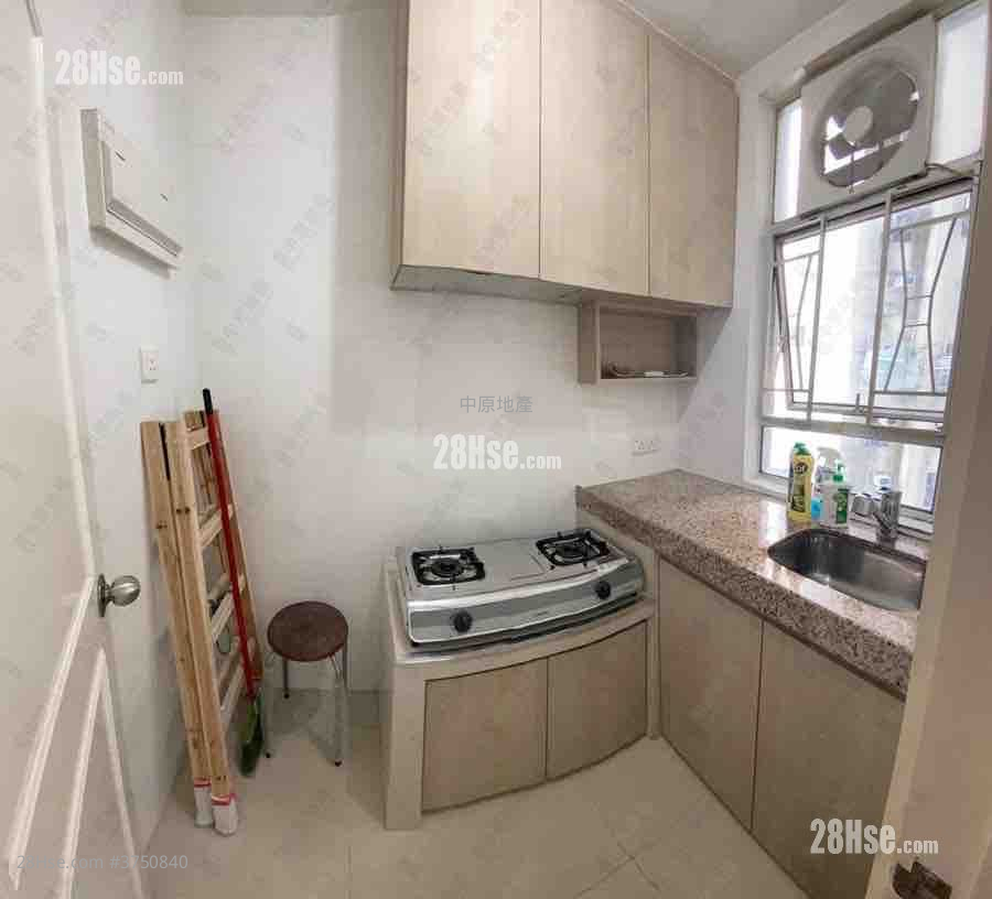 景峰花園 售盤 2 房 405 平方呎