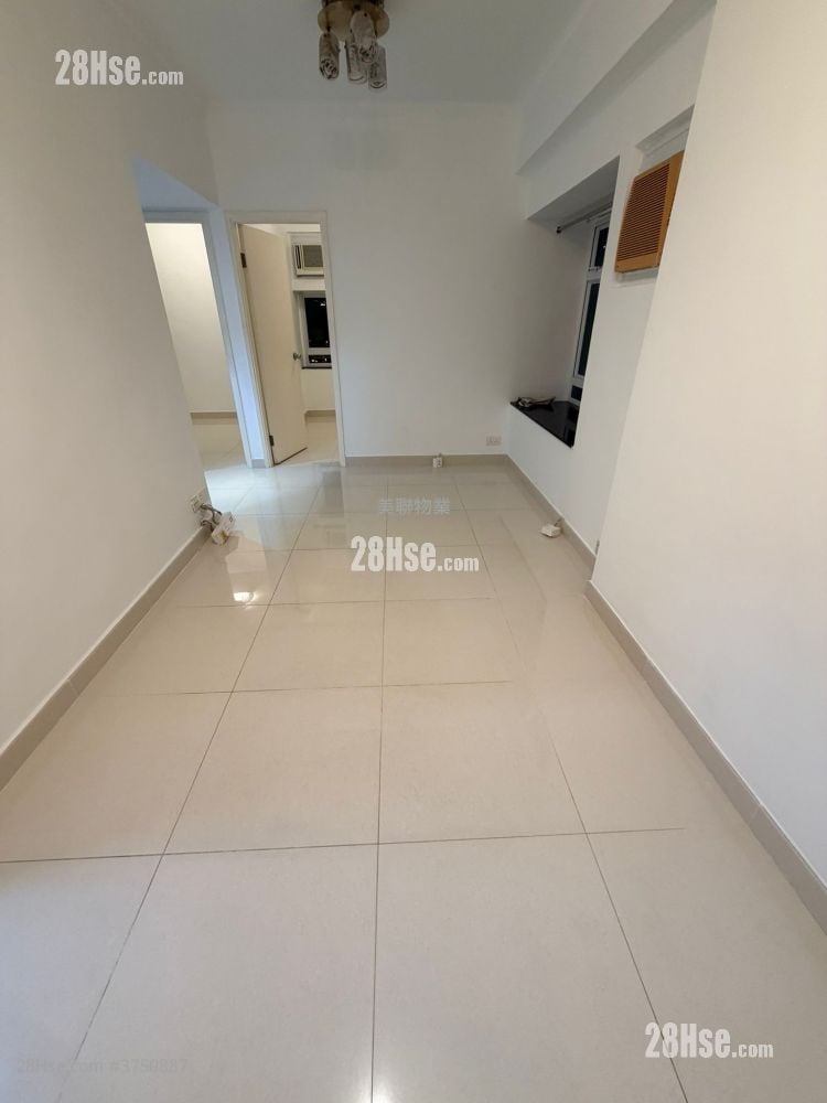 Ho Fai Garden Sell 3 Bedrooms 437 ft²