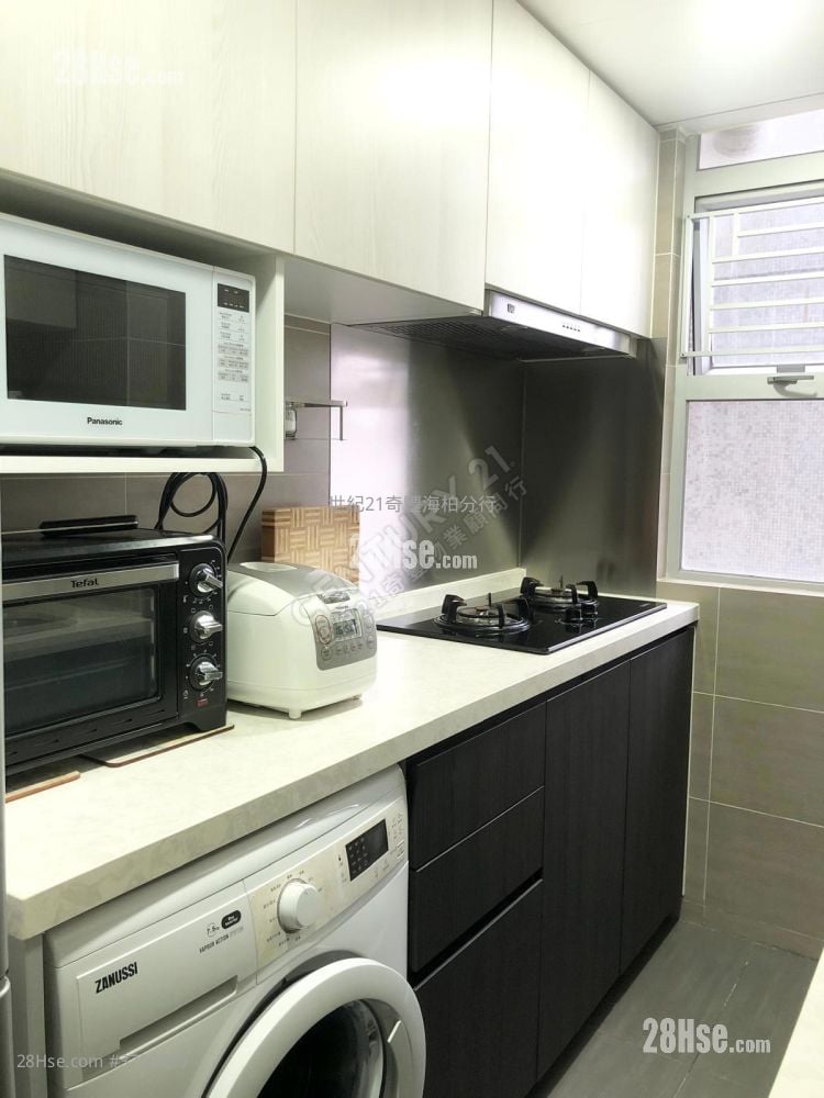 Kam Hay Court Sell 3 Bedrooms , 1 Bathroom 554 ft²