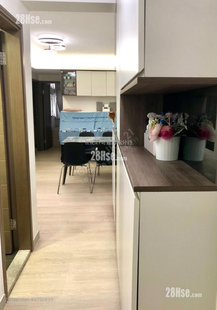 Kam Hay Court Sell 3 Bedrooms , 1 Bathroom 554 ft²