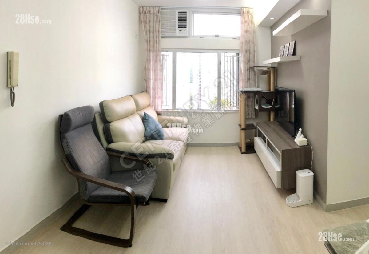 Kam Hay Court Sell 3 Bedrooms , 1 Bathroom 554 ft²